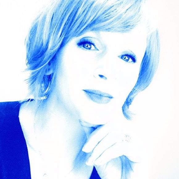 Meet your Posher, Dawn - Picture 1 of 1